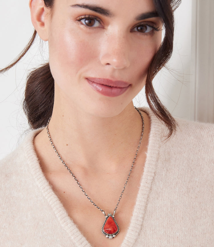Spiny Oyster Pendant Necklace