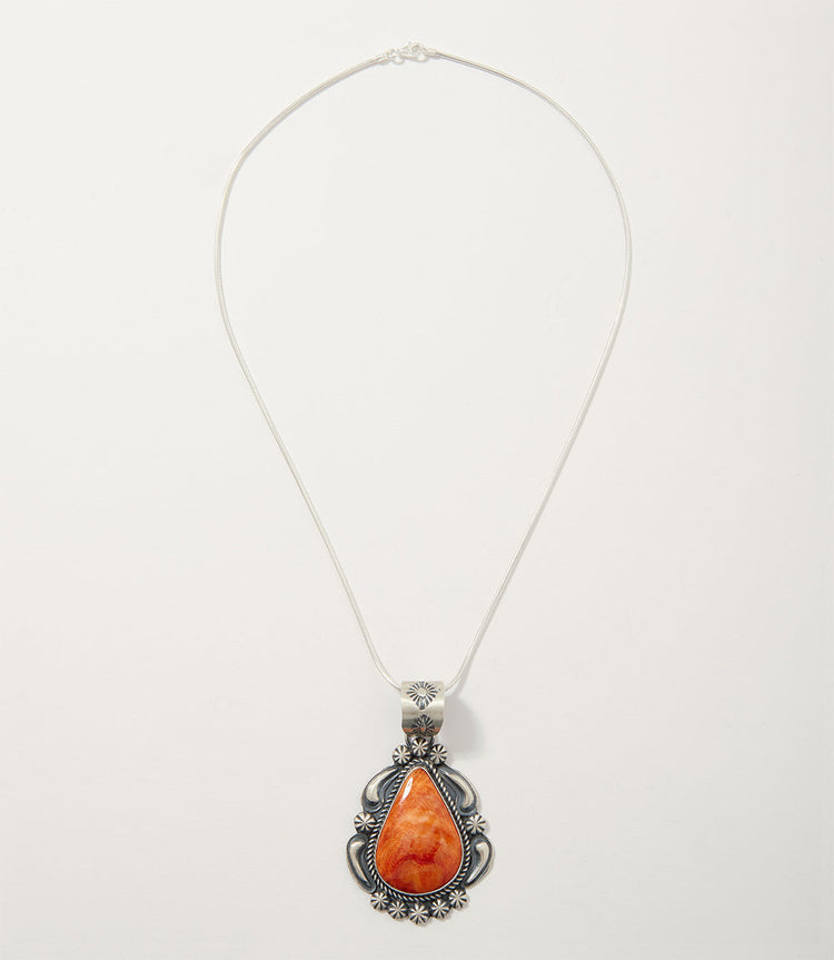 Embellished Spiny Oyster Pendant Necklace